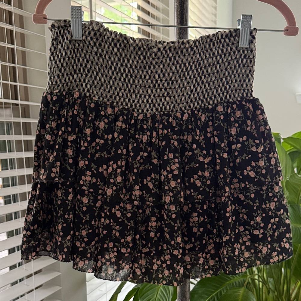 Sundays by We Are Sundays Leah Elegant Black and Pink Floral Mini Skirt